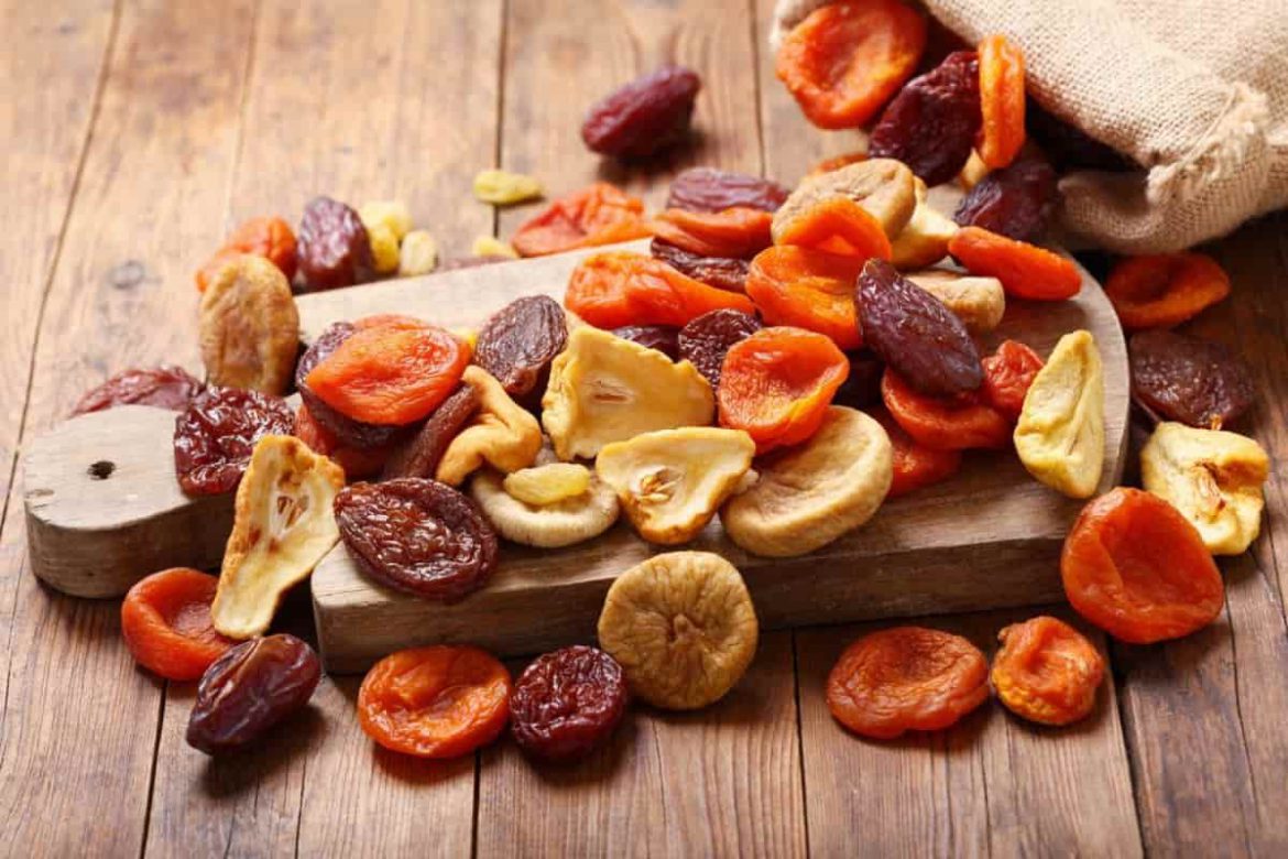 How to choose and prepare the best quality dried fruit?