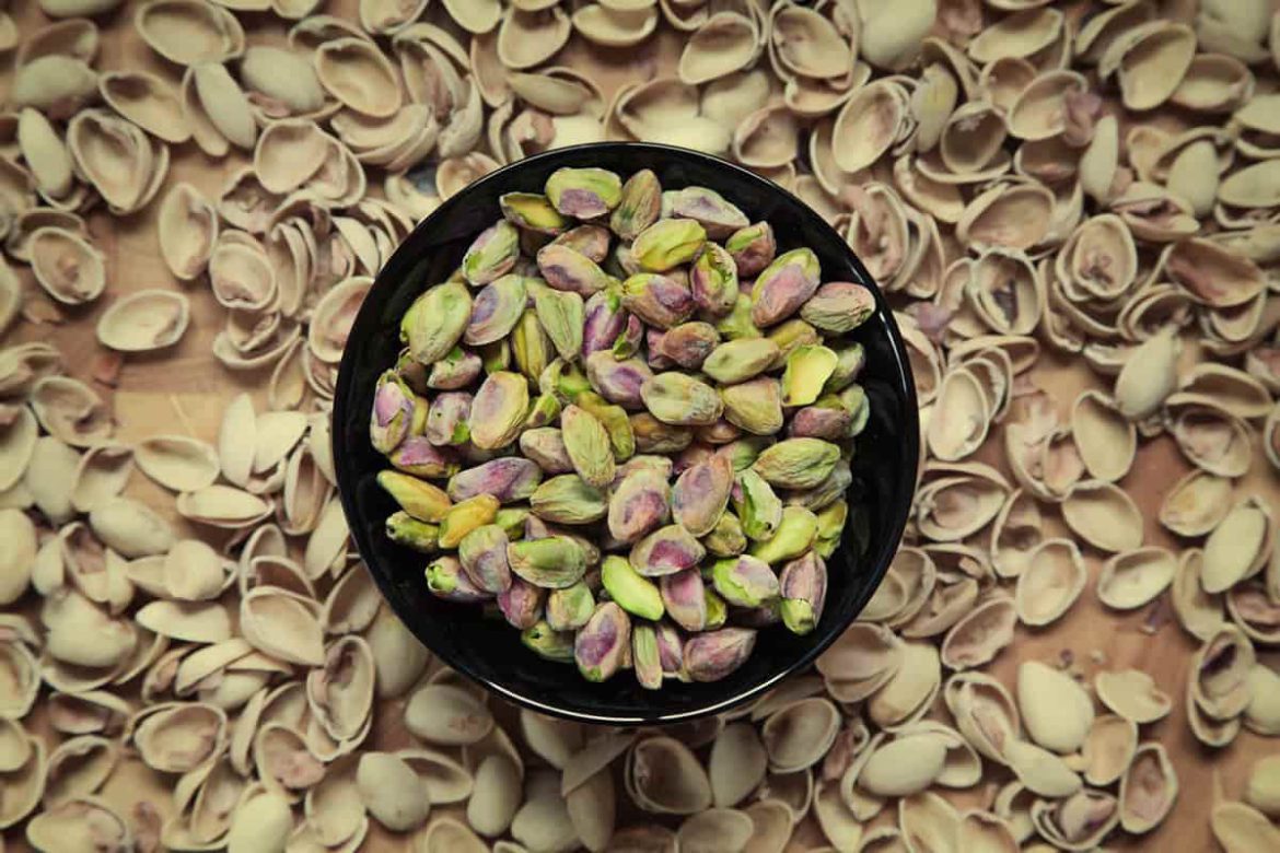 Learn salted pistachios carbs protein benefits and nutrition facts