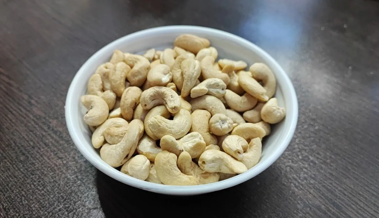 fresh cashew nuts