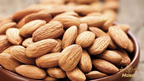 The purchase price of raw almond edible + properties, disadvantages and advantages